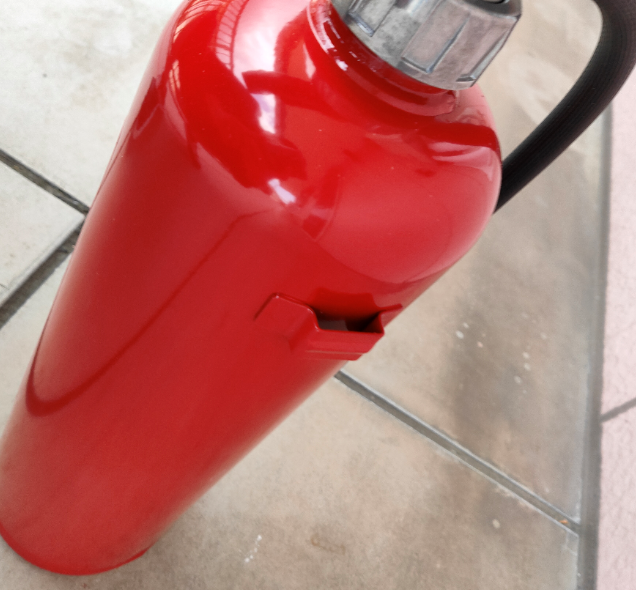 Fire extinguisher200530-5
